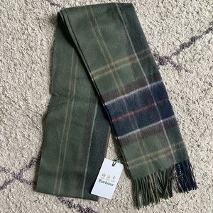 Barbour NWT 100% wool scarf